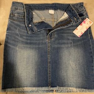 Wild Pearl jean skirt w flower